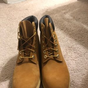 Fresh pair of timberland boots!